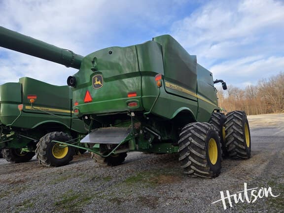 Image of John Deere S780 equipment image 2