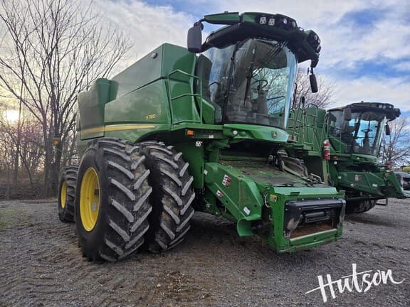 Image of John Deere S780 equipment image 1
