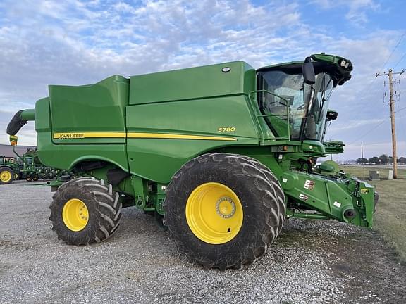 Image of John Deere S780 equipment image 1