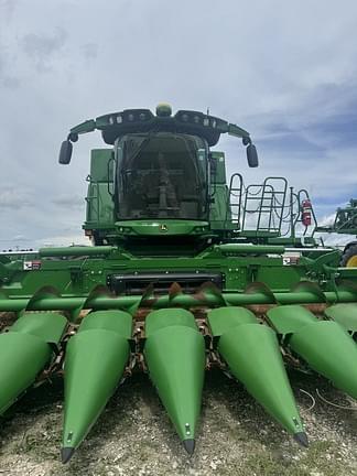 Image of John Deere S780 equipment image 1