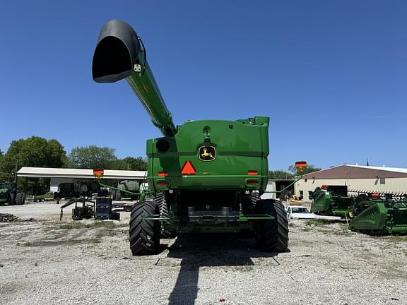 Image of John Deere S780 equipment image 2