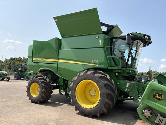 Image of John Deere S780 equipment image 3