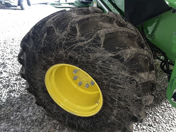 Image of John Deere S780 Image 1