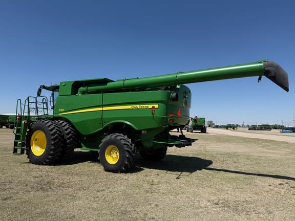 Image of John Deere S780 equipment image 1