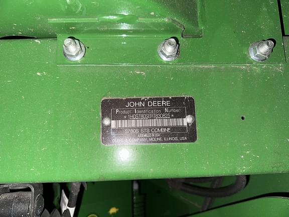 Image of John Deere S780 Image 1