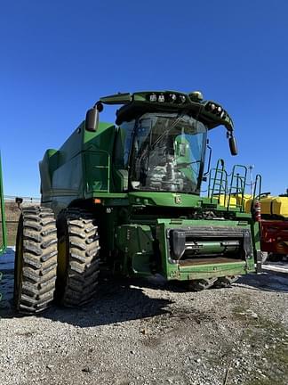 Image of John Deere S780 equipment image 1