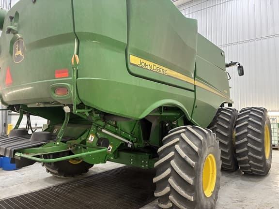 Image of John Deere S780 equipment image 4