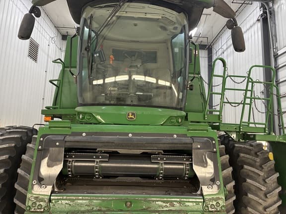 Image of John Deere S780 equipment image 1