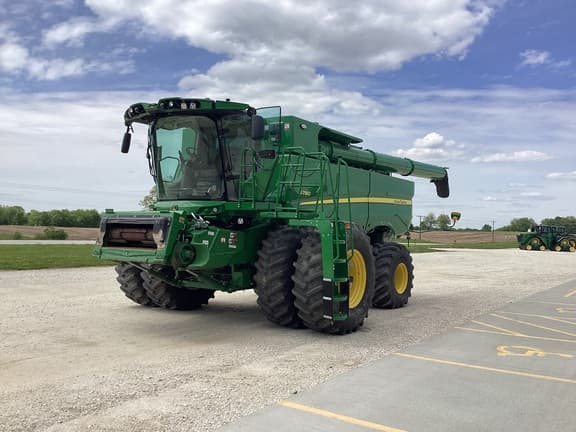 Image of John Deere S780 Primary image