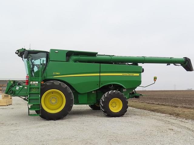 Image of John Deere S780 equipment image 2