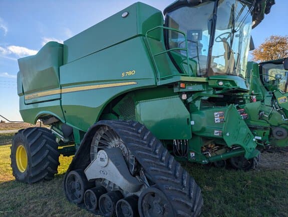 Image of John Deere S780 equipment image 1