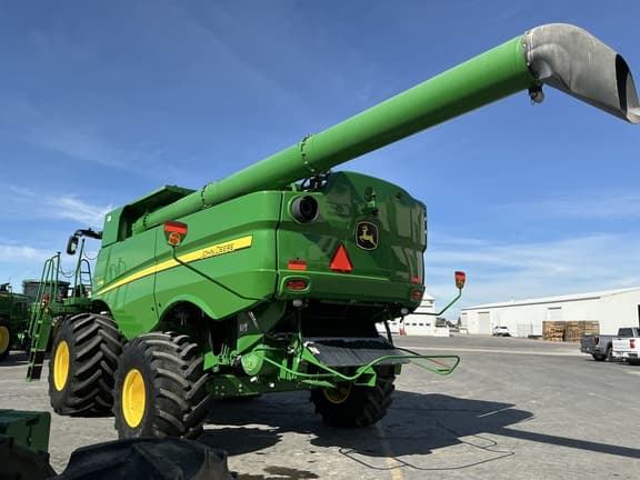 Image of John Deere S780 equipment image 2