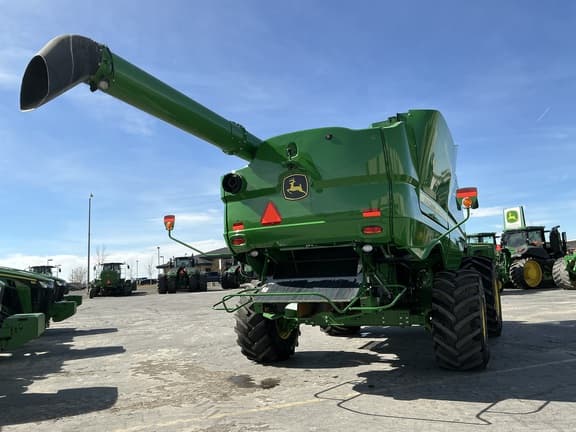 Image of John Deere S780 equipment image 4