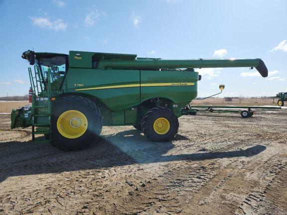 Image of John Deere S780 equipment image 1