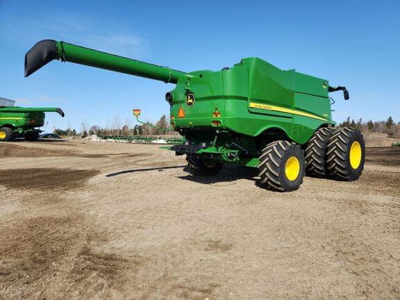 Image of John Deere S780 equipment image 4