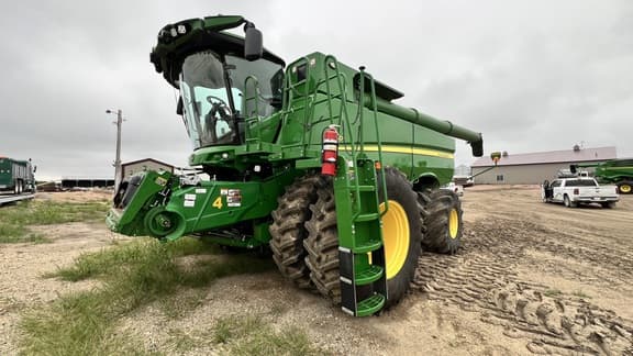 Image of John Deere S780 equipment image 2