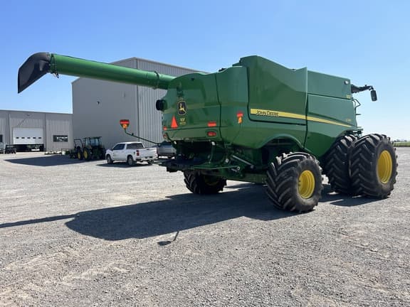 Image of John Deere S780 equipment image 4