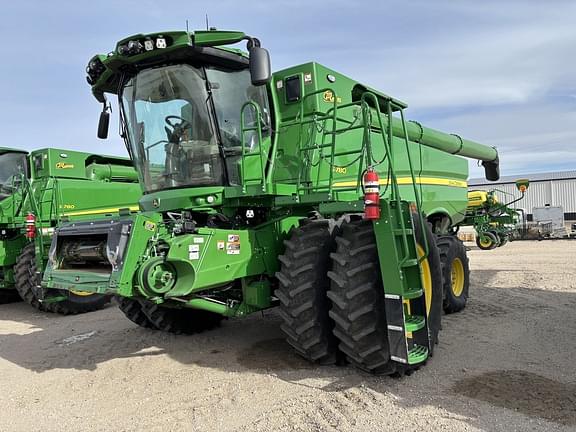 Image of John Deere S780 equipment image 1