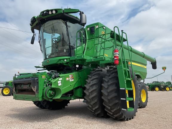Image of John Deere S780 equipment image 1