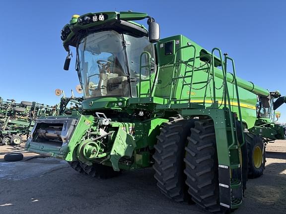 Image of John Deere S780 equipment image 1