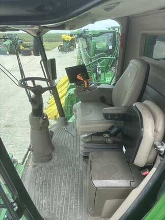 Image of John Deere S780 equipment image 3