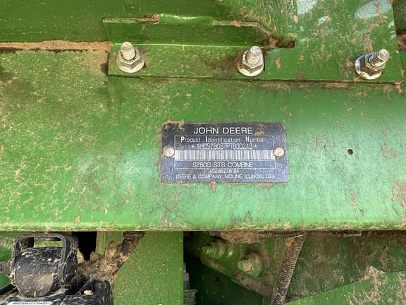 Image of John Deere S780 equipment image 1