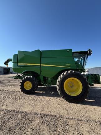 Image of John Deere S780 equipment image 3