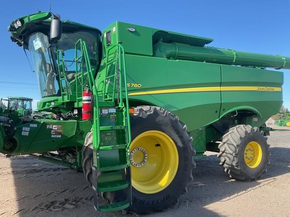 Image of John Deere S780 equipment image 1