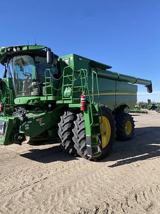 Image of John Deere S780 equipment image 1