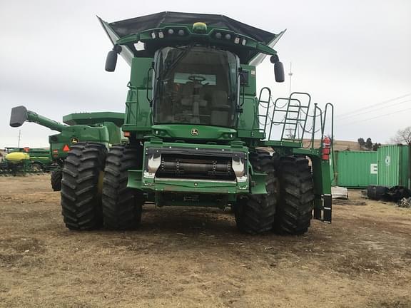 Image of John Deere S780 equipment image 1