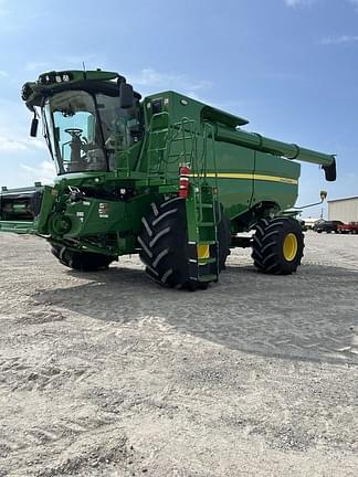 Image of John Deere S780 equipment image 1