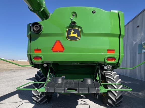 Image of John Deere S780 equipment image 4