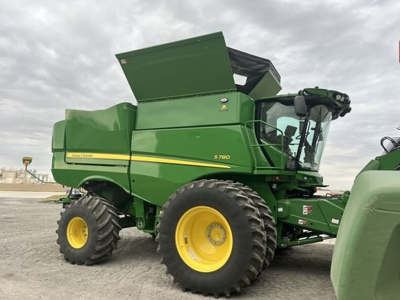 2024 John Deere S780 Equipment Image0