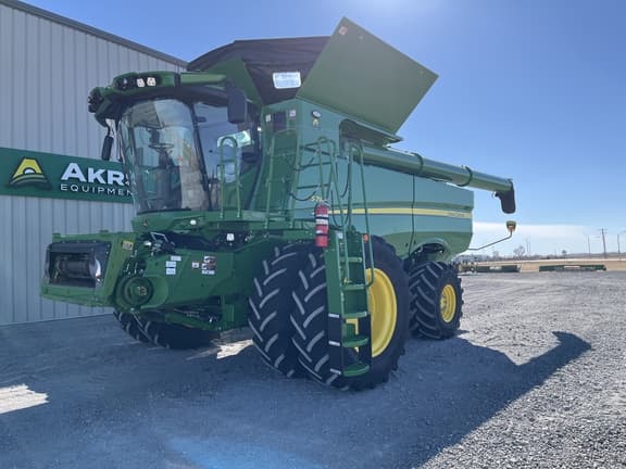 Image of John Deere S780 equipment image 2