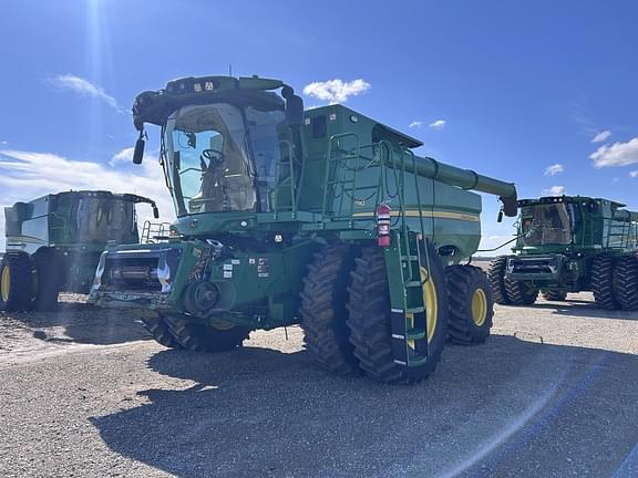 Image of John Deere S780 equipment image 1