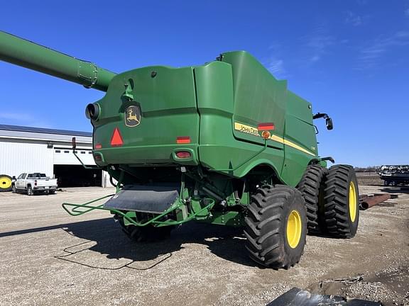 Image of John Deere S780 equipment image 2