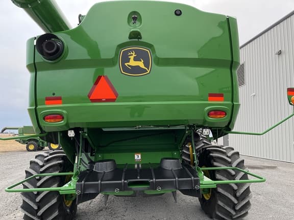 Image of John Deere S780 equipment image 4