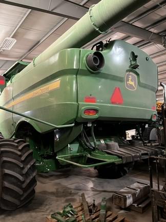 Image of John Deere S780 Image 1