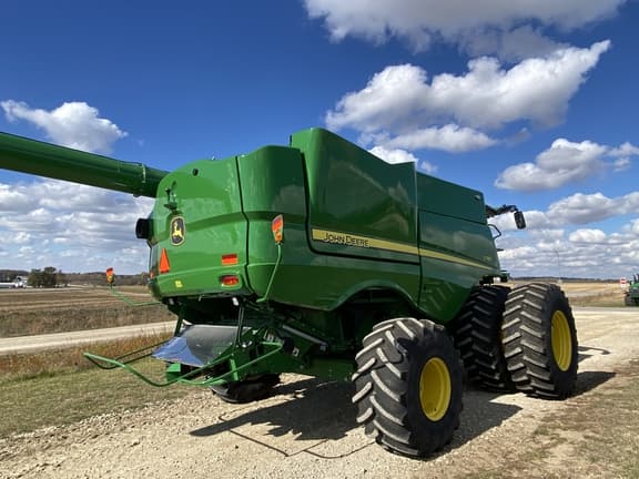 Image of John Deere S780 equipment image 4