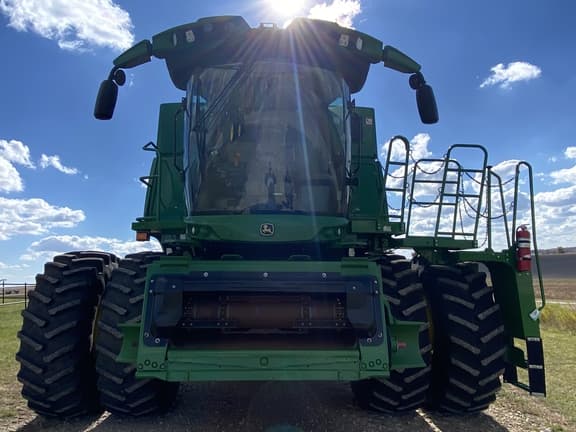 Image of John Deere S780 equipment image 1