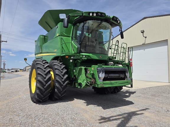Image of John Deere S780 equipment image 1