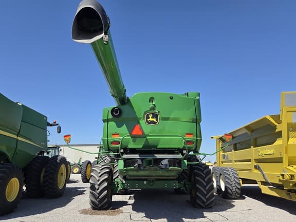 Image of John Deere S780 equipment image 4