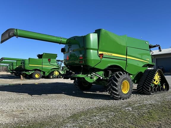 Image of John Deere S780 equipment image 2