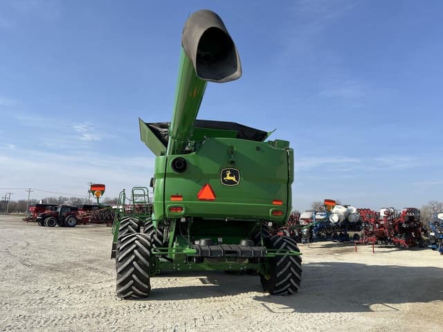 Image of John Deere S780 equipment image 3