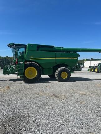 Image of John Deere S780 equipment image 1