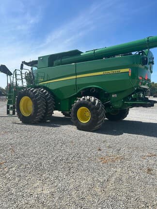 Image of John Deere S780 equipment image 2