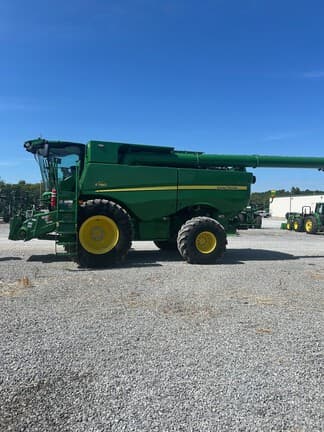 Image of John Deere S780 equipment image 1