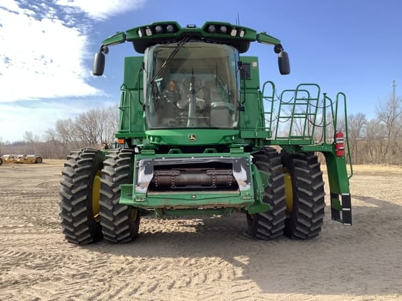 Image of John Deere S780 equipment image 1