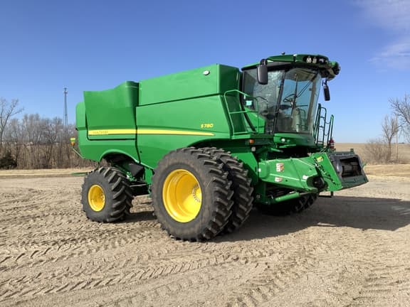 Image of John Deere S780 equipment image 1