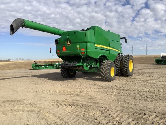 Image of John Deere S780 equipment image 3